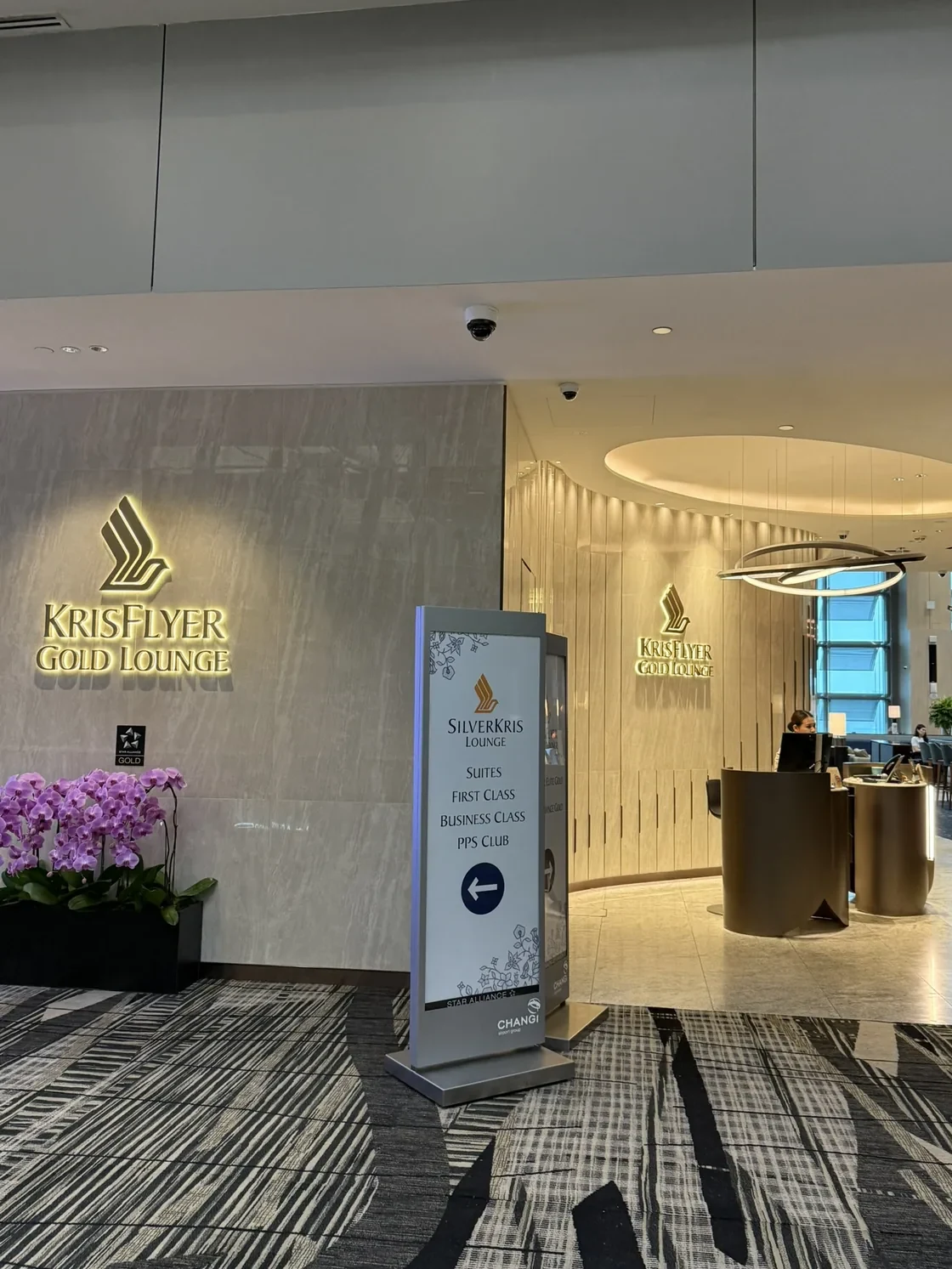 KrisFlyer Gold Lounge entrance and sign in Changi.